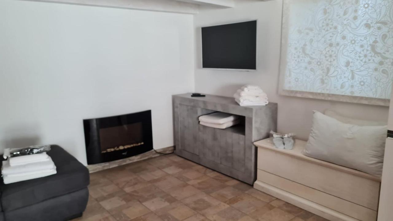 Ferienwohnung Dependance Oscar Carrozziere Fonte Ciane Exterior foto